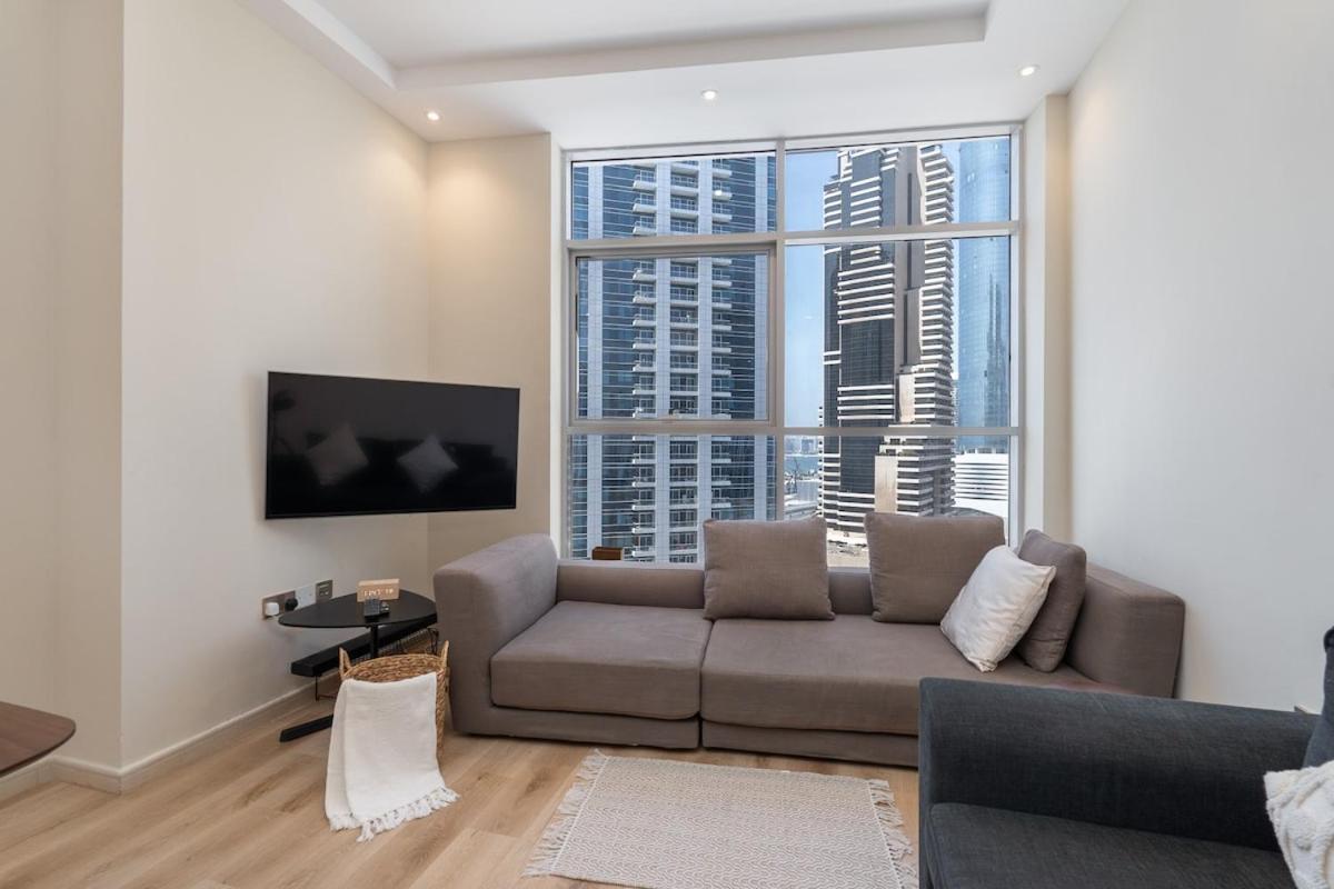 Bright 1-Bedroom With View Dubai Marina Dış mekan fotoğraf