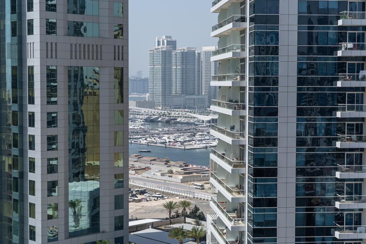 Bright 1-Bedroom With View Dubai Marina Dış mekan fotoğraf