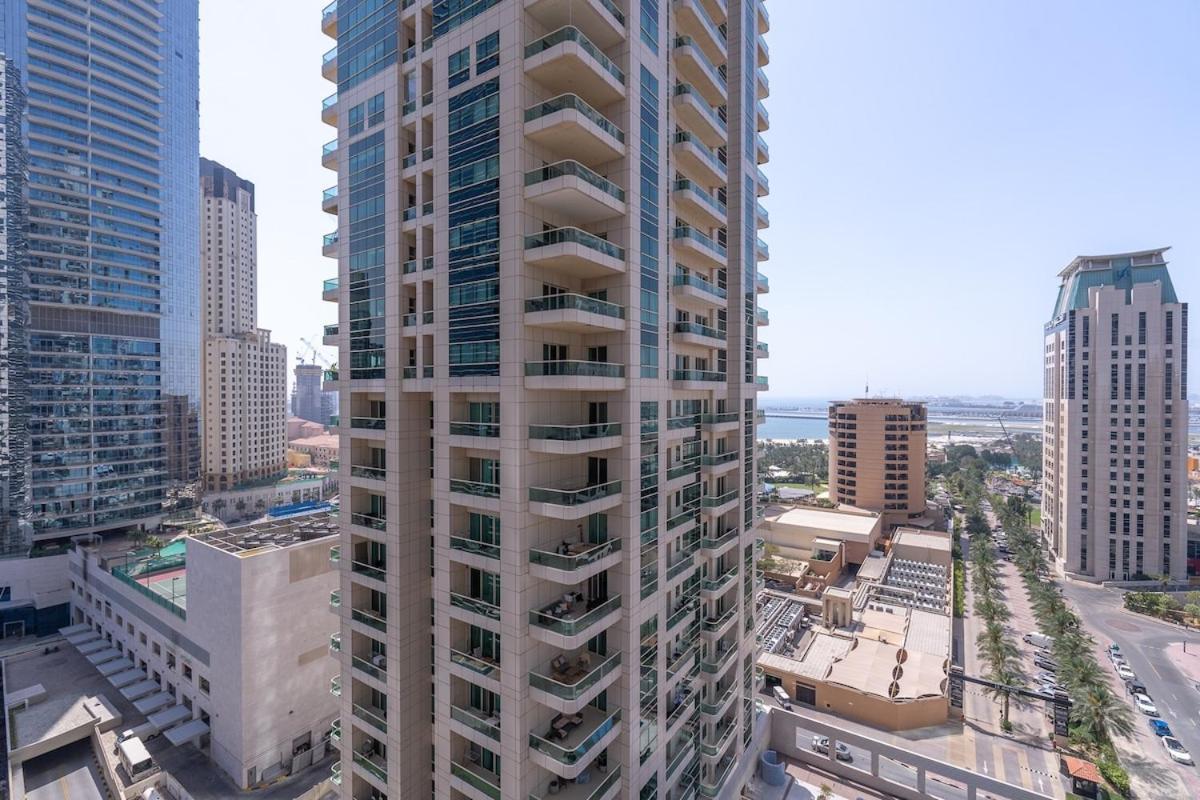 Bright 1-Bedroom With View Dubai Marina Dış mekan fotoğraf