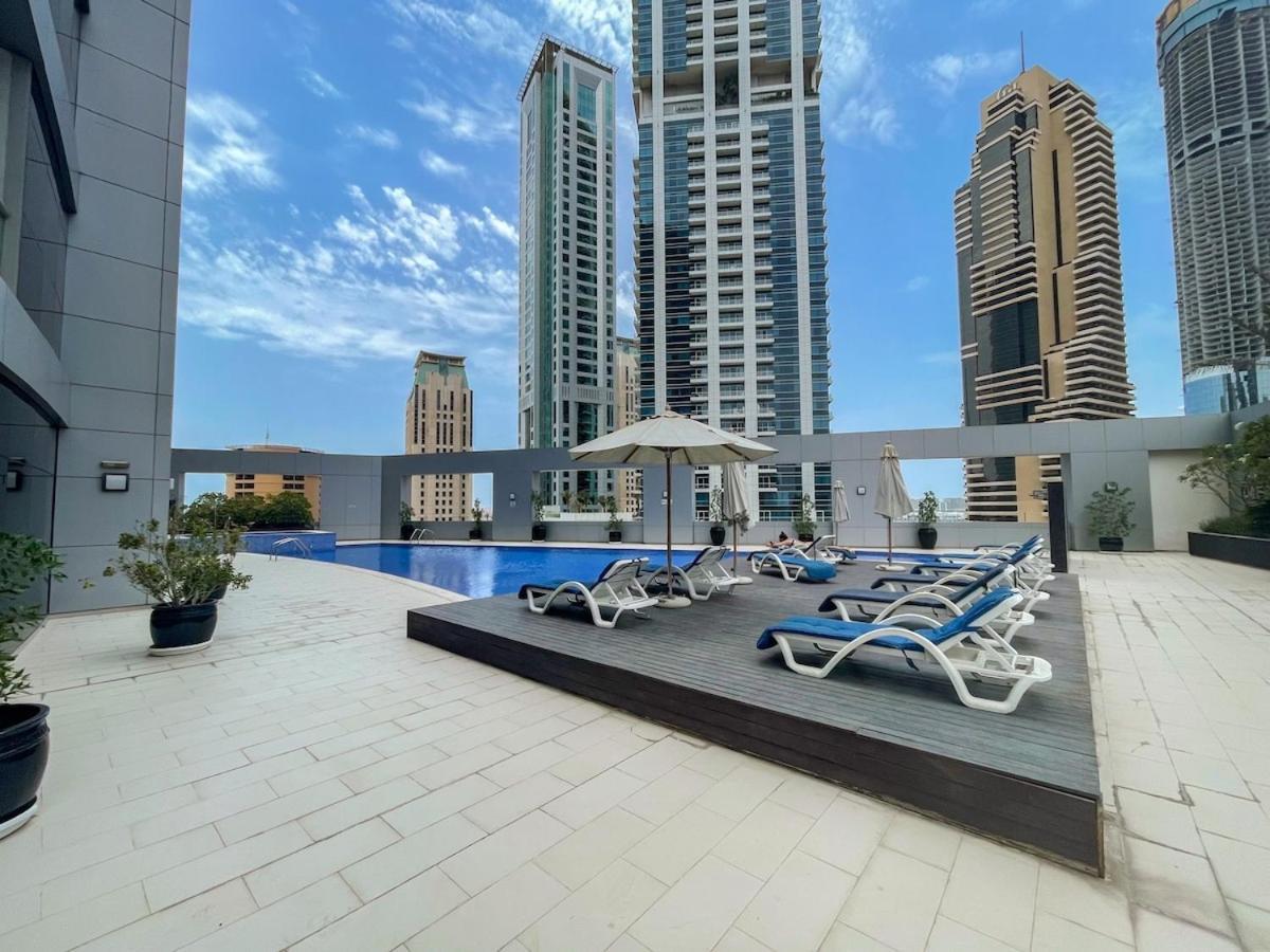 Bright 1-Bedroom With View Dubai Marina Dış mekan fotoğraf